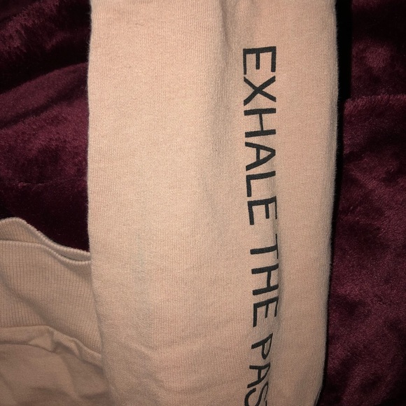 sweater - Picture 2 of 3